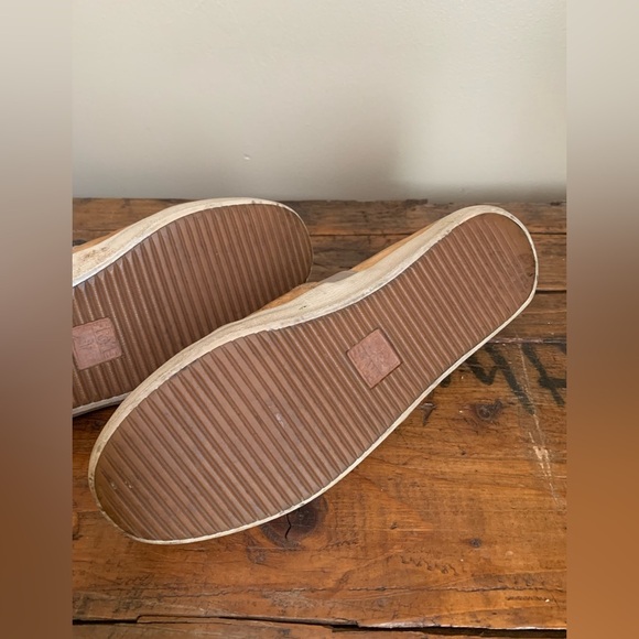 Frye leather loafers 
Slip ons - Picture 14 of 16